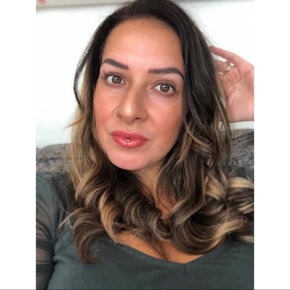 Meet your Posher, Roxana